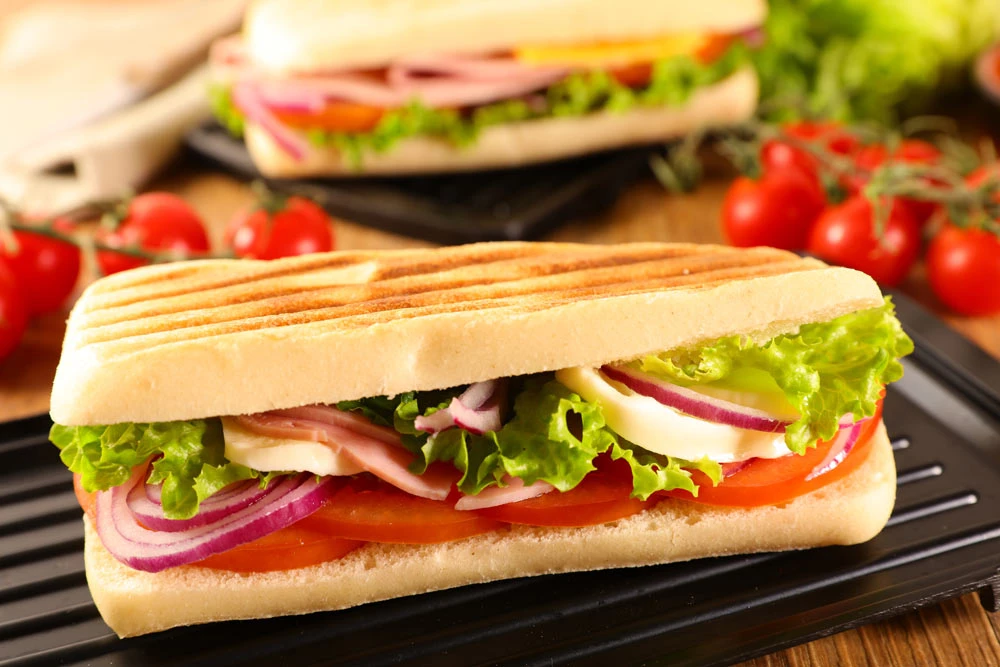 Panini tomate mozza pesto