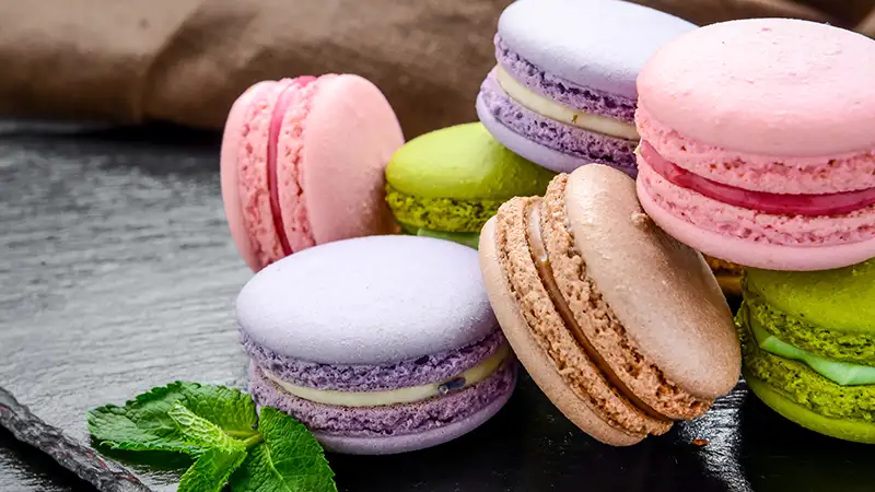 Macarons x 12